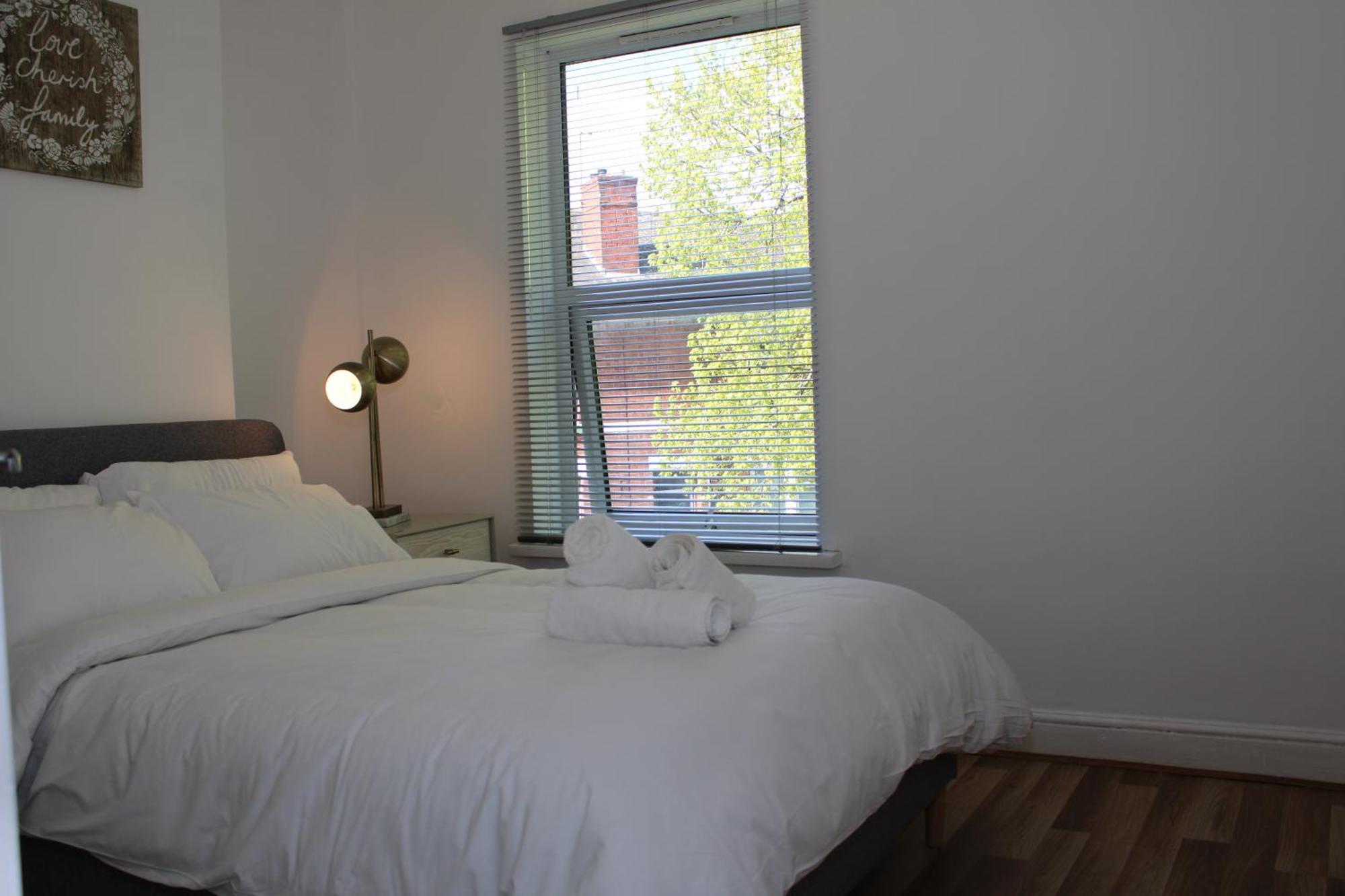 F2S Serviced Apartments 2Bedroom Terrace House With Free Wifi Netflix Suitable For Contractors Walking Distance To Train Station Дарби Екстериор снимка
