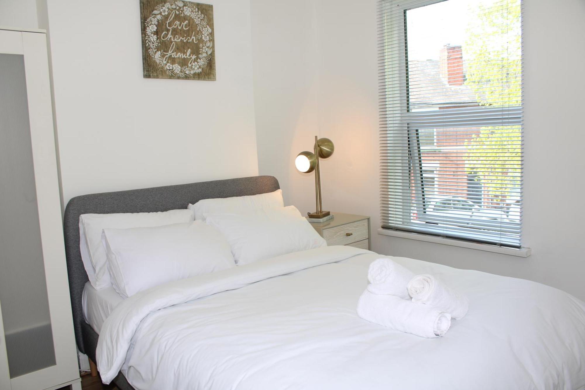 F2S Serviced Apartments 2Bedroom Terrace House With Free Wifi Netflix Suitable For Contractors Walking Distance To Train Station Дарби Екстериор снимка