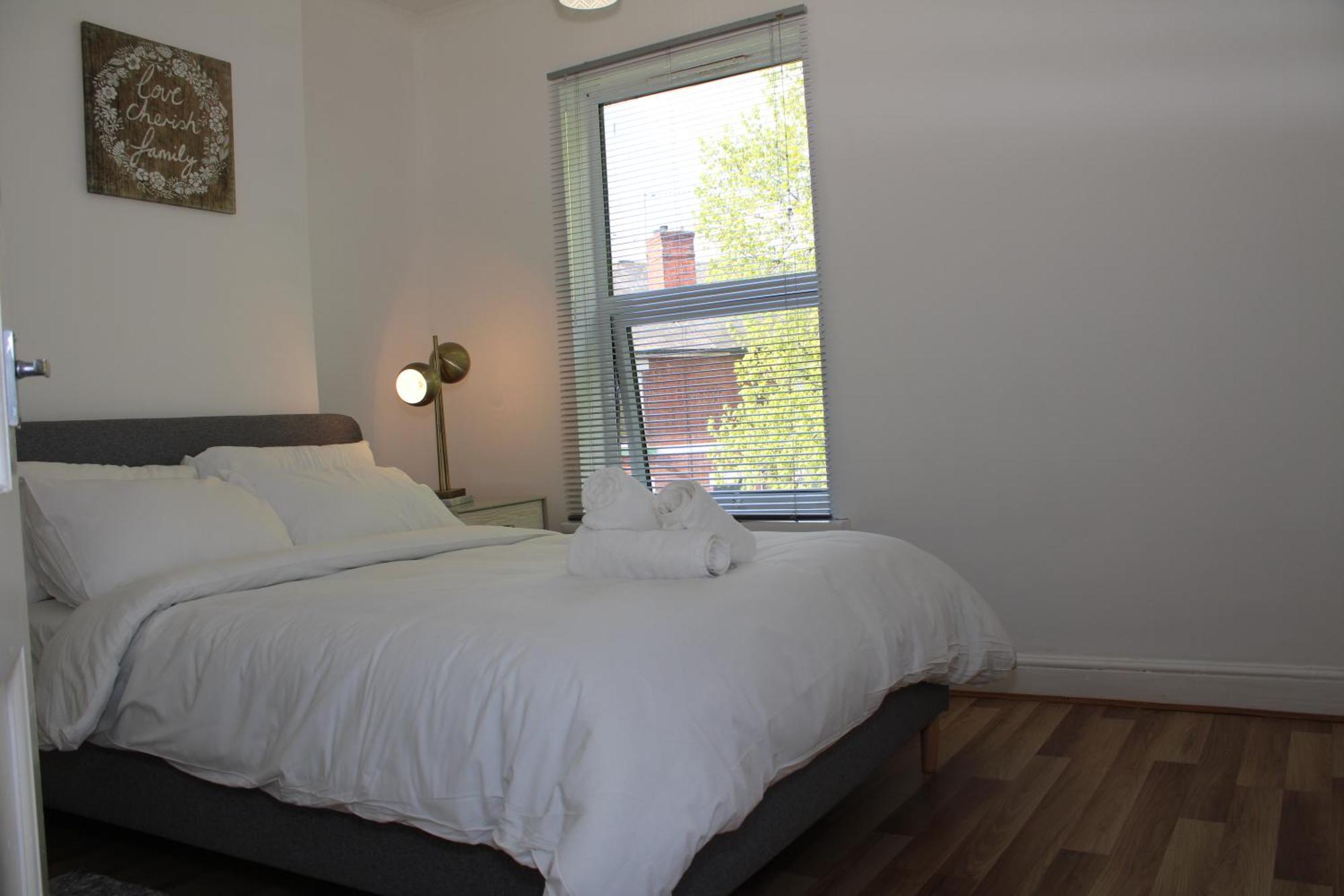 F2S Serviced Apartments 2Bedroom Terrace House With Free Wifi Netflix Suitable For Contractors Walking Distance To Train Station Дарби Екстериор снимка