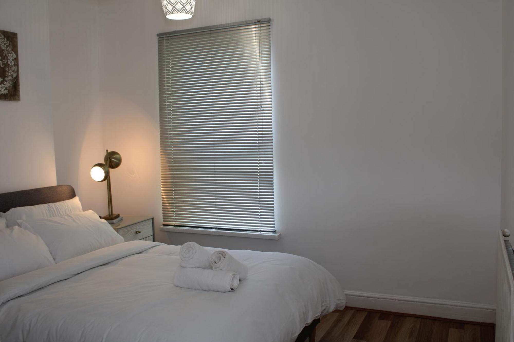 F2S Serviced Apartments 2Bedroom Terrace House With Free Wifi Netflix Suitable For Contractors Walking Distance To Train Station Дарби Екстериор снимка