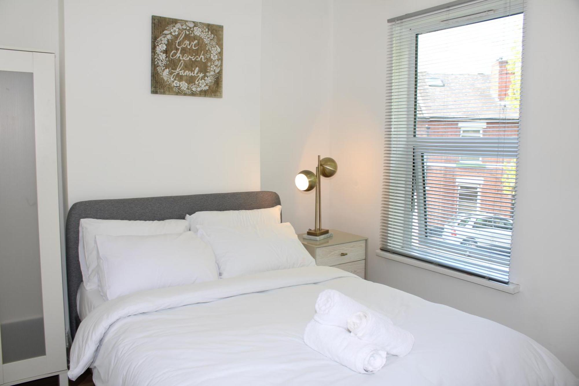 F2S Serviced Apartments 2Bedroom Terrace House With Free Wifi Netflix Suitable For Contractors Walking Distance To Train Station Дарби Екстериор снимка