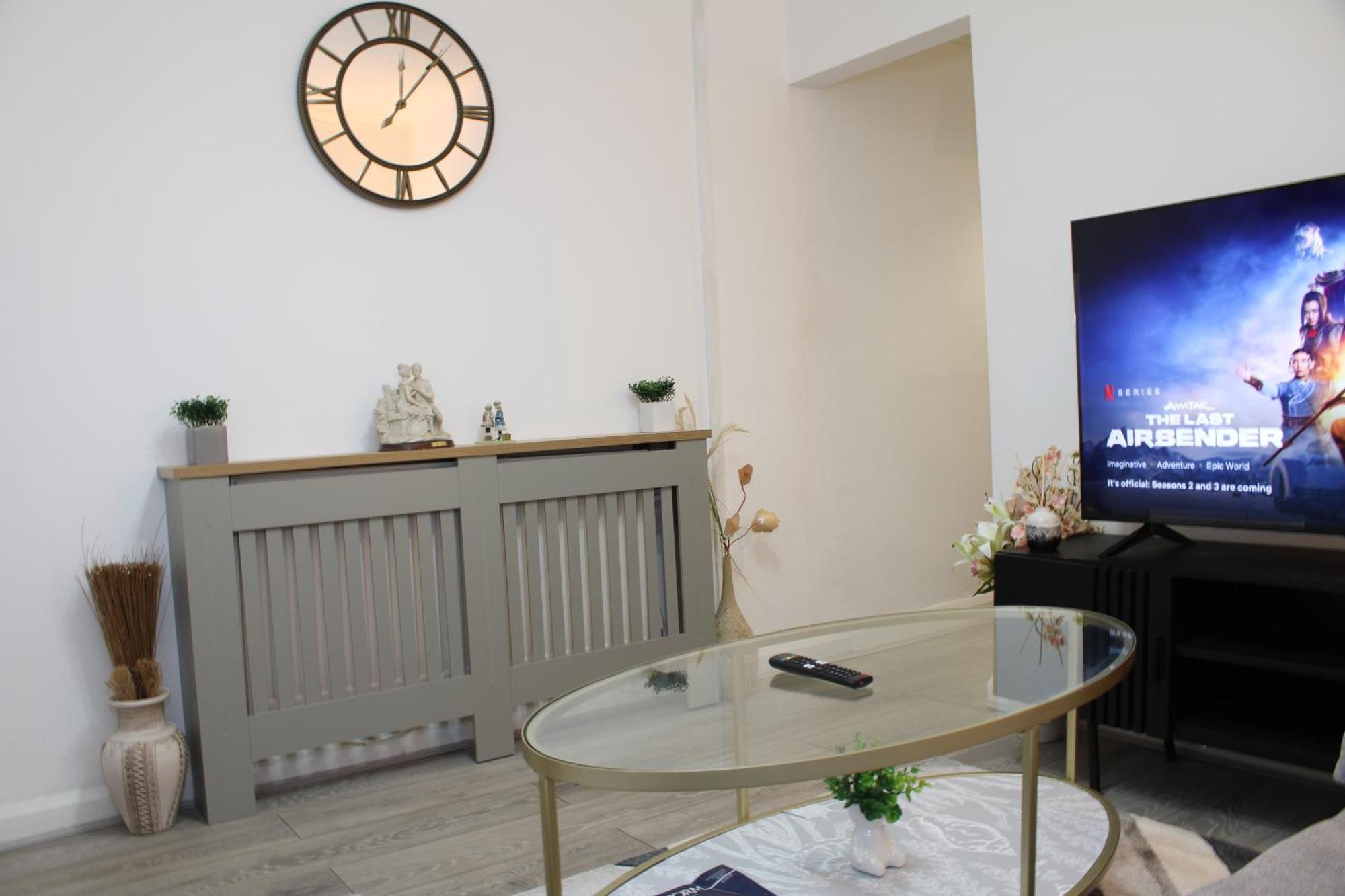 F2S Serviced Apartments 2Bedroom Terrace House With Free Wifi Netflix Suitable For Contractors Walking Distance To Train Station Дарби Екстериор снимка