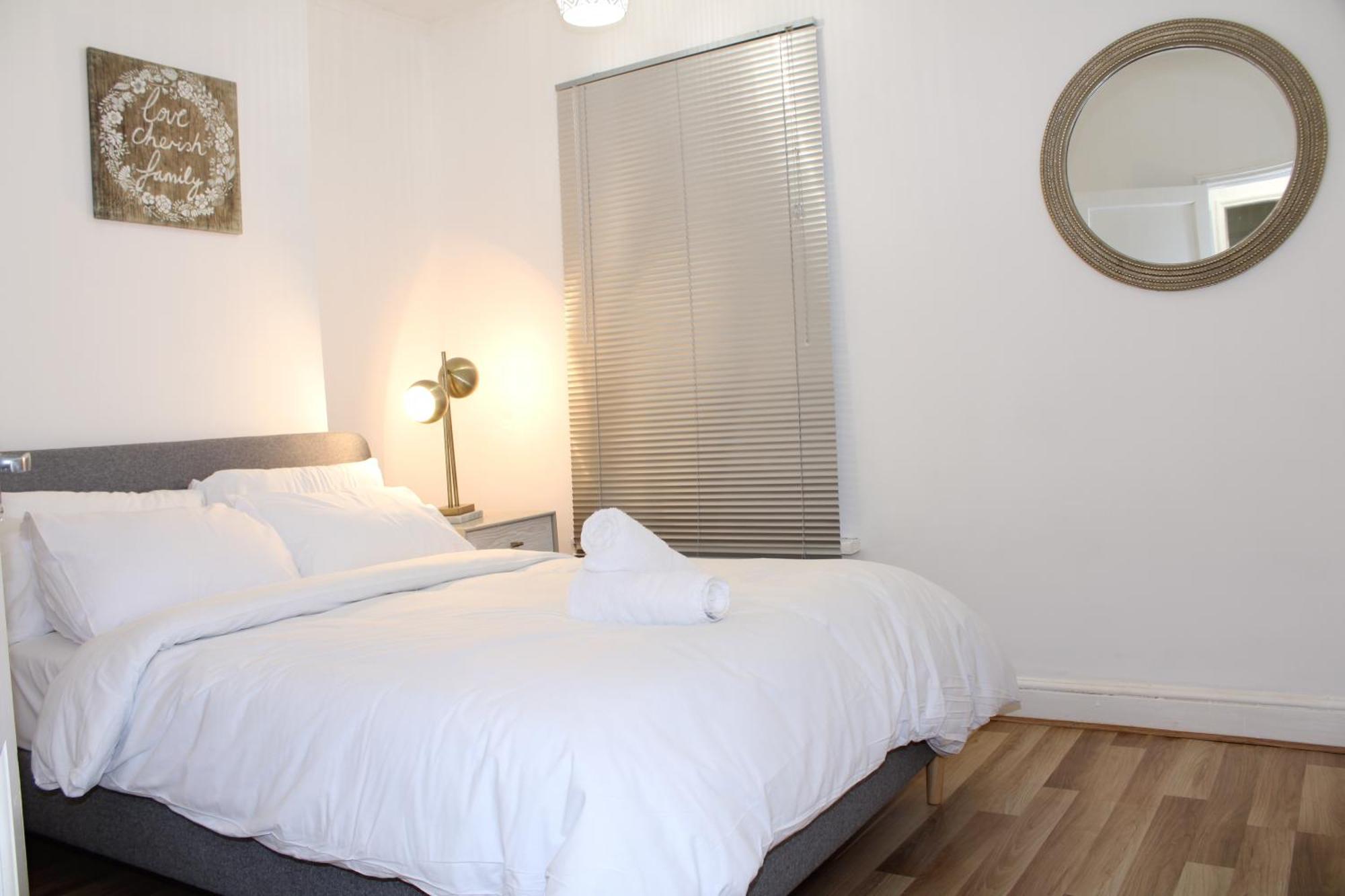 F2S Serviced Apartments 2Bedroom Terrace House With Free Wifi Netflix Suitable For Contractors Walking Distance To Train Station Дарби Екстериор снимка